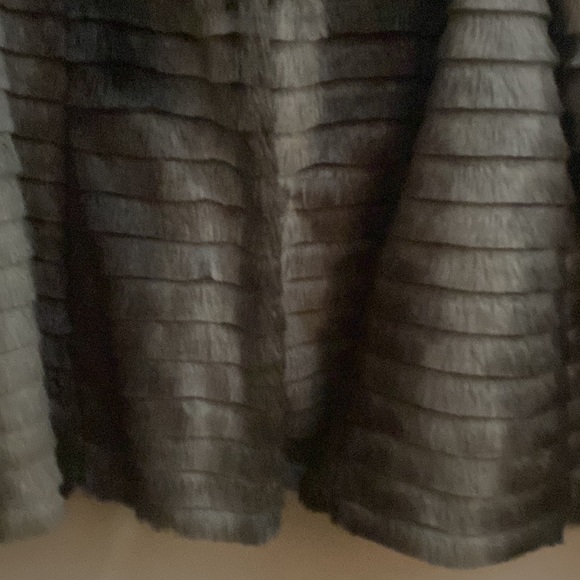 Alfani faux fur coat gray - Picture 4 of 6